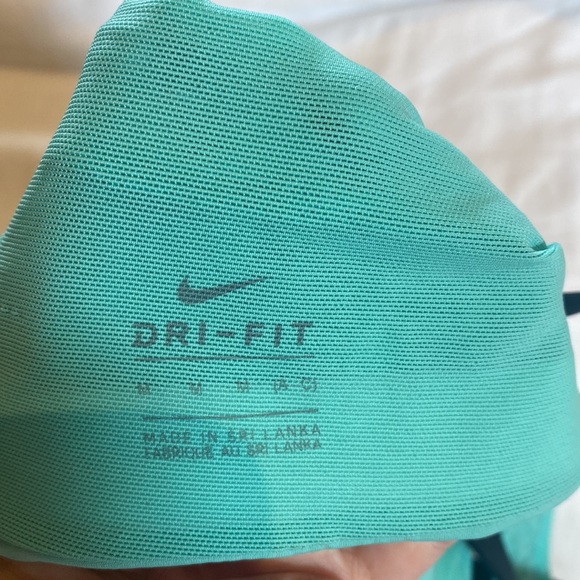 Nike Dri-Fit Sports Bra - Picture 6 of 6